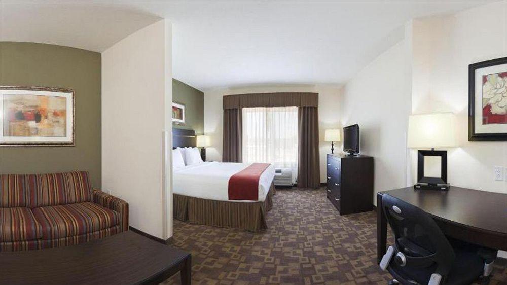 Holiday Inn Express & Suites North Topeka Zewnętrze zdjęcie