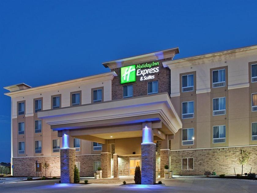 Holiday Inn Express & Suites North Topeka Zewnętrze zdjęcie