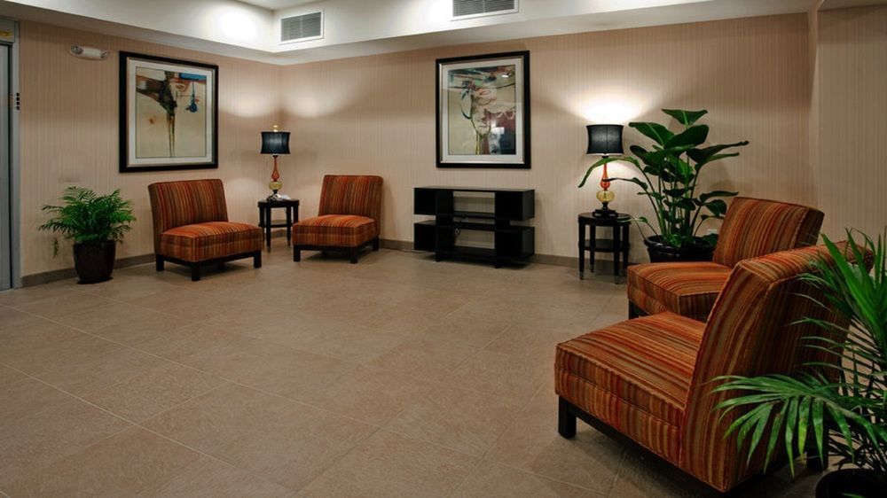 Holiday Inn Express & Suites North Topeka Zewnętrze zdjęcie