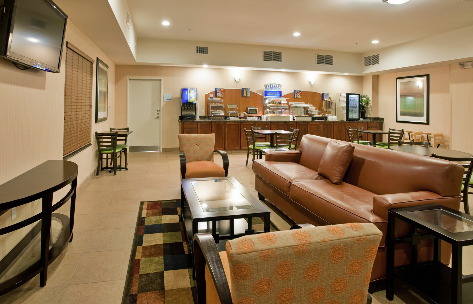 Holiday Inn Express & Suites North Topeka Zewnętrze zdjęcie