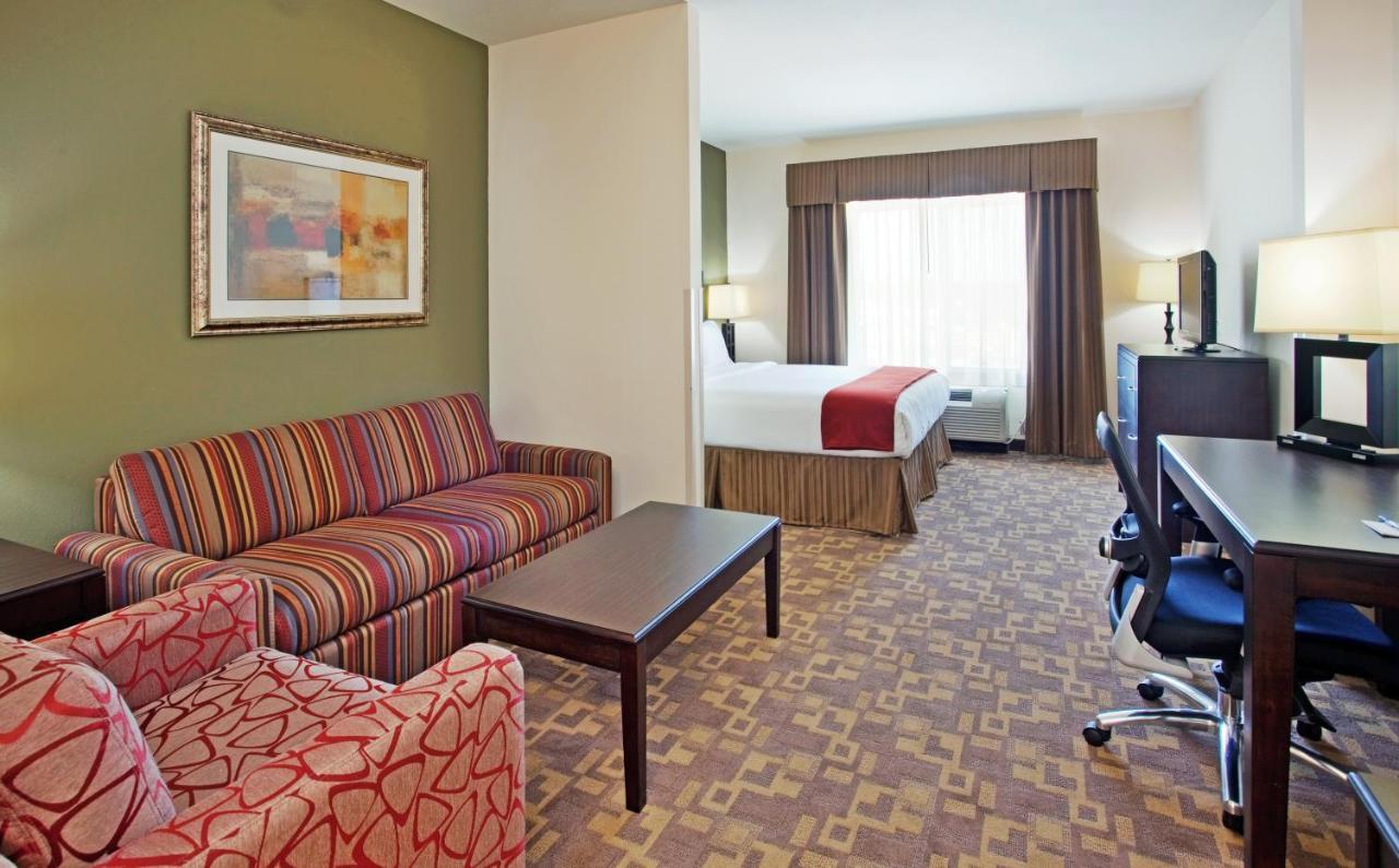 Holiday Inn Express & Suites North Topeka Zewnętrze zdjęcie